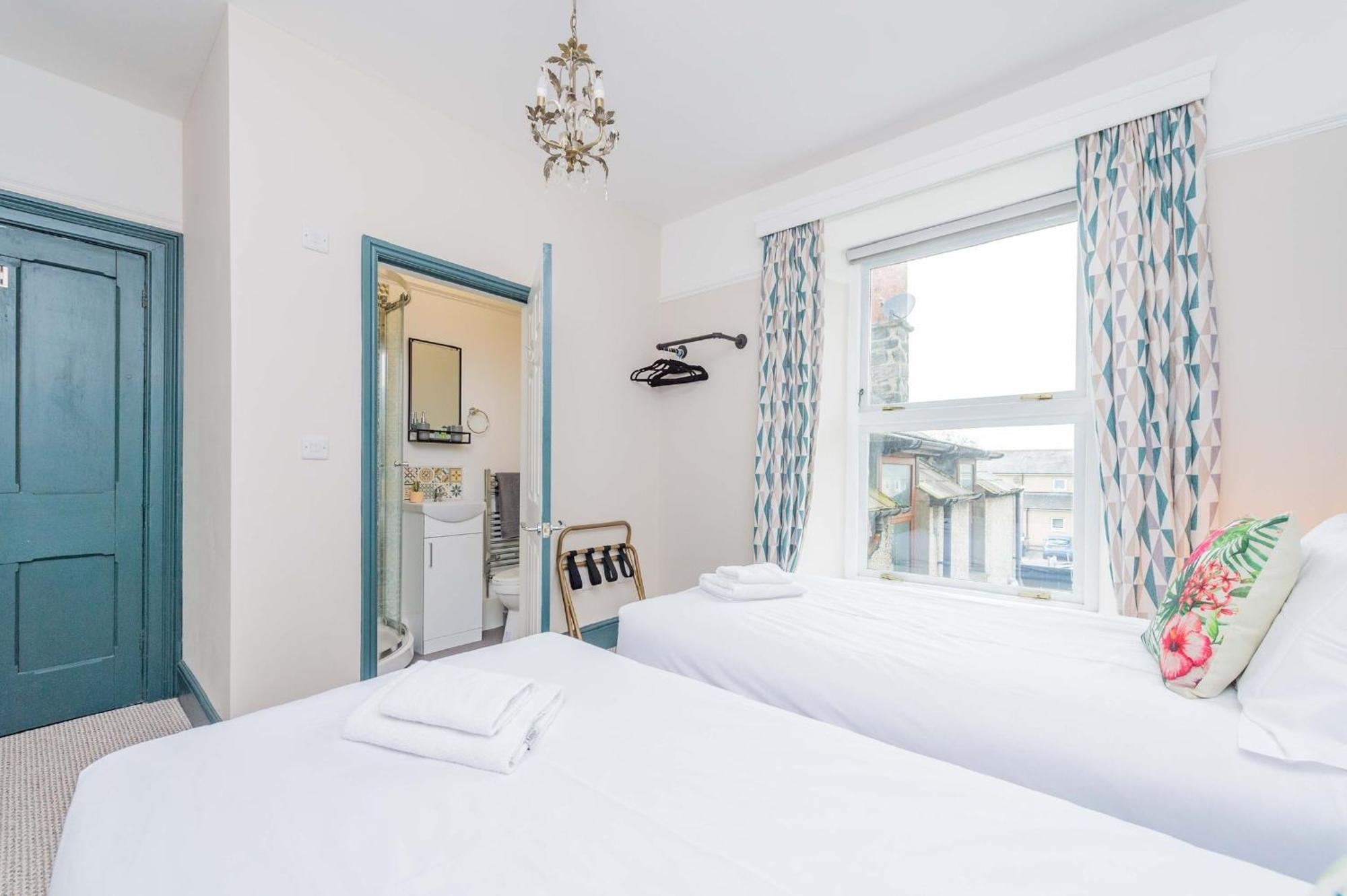 Snowdon House, 8 Bedrooms, Sleep 16, Close To Blackrock Sand Porthmadog Exterior foto
